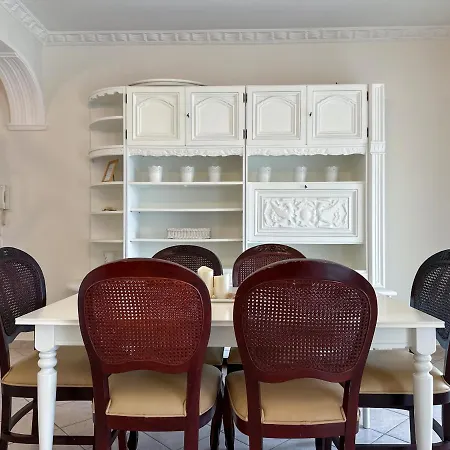 Theashomly Apartment