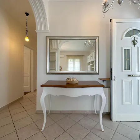 Theashomly Apartament *