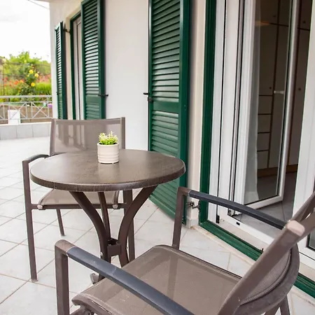 Apartman Theashomly