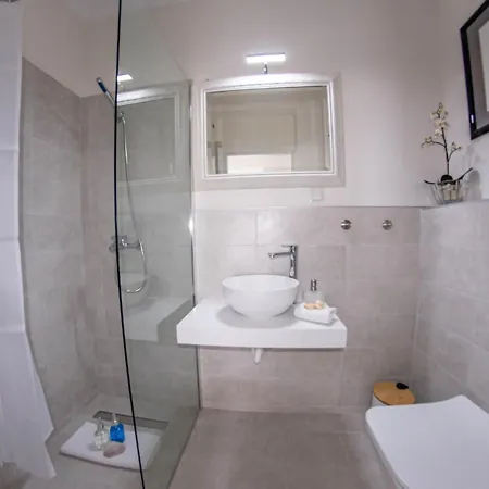 Apartament Theashomly