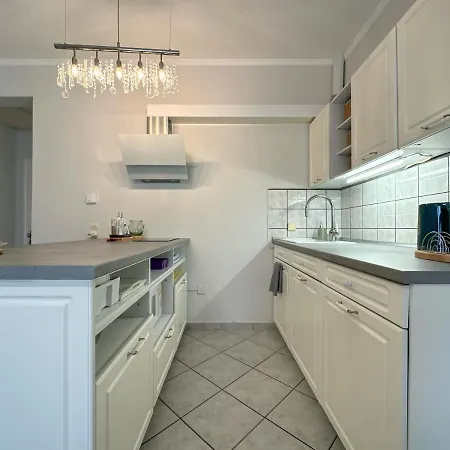 Theashomly Kastanéa