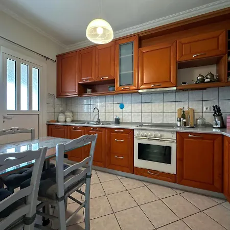 Theashomly Kastanéa