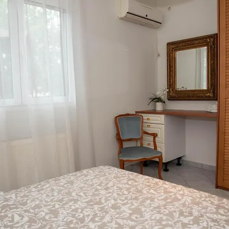 Apartament Theashomly